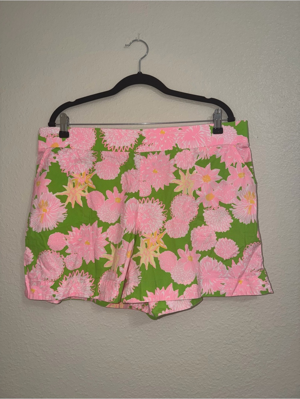 Lily Pulitzer High-Rise Women’s Shorts - Picture 3 of 4